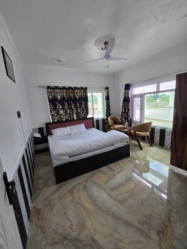 Others 3, Holiday Homes, Srinagar