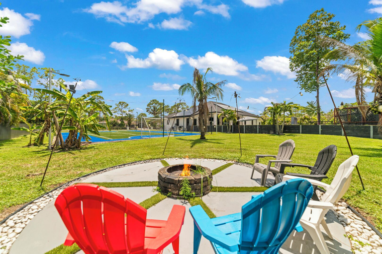 Others 3, Luxury Villa with Pool & Sports Court, Palm Beach