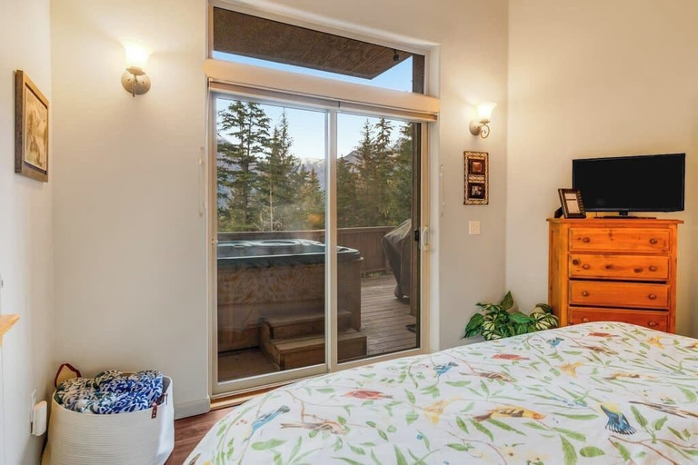 Others 2, Private Girdwood Cabin w/ Sleeping Loft Near Alyeska, Anchorage