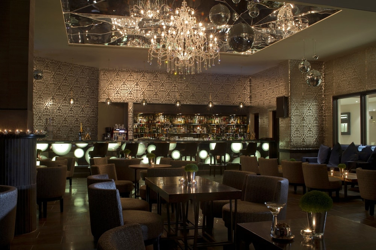 Food & Drinks 5, Radisson Blu Hotel, London Heathrow, London