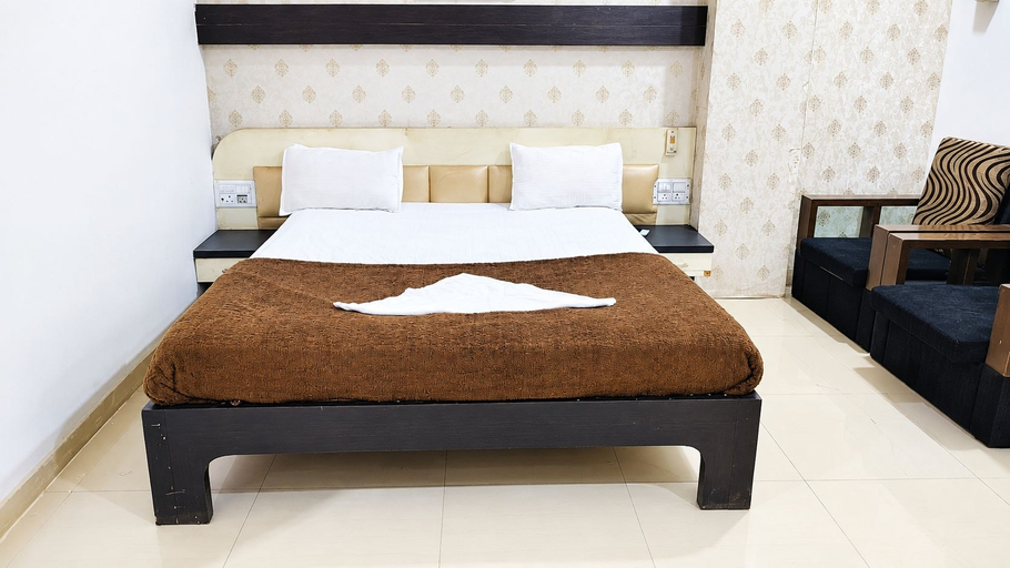 Others 5, Hotel Shivam, Rewa