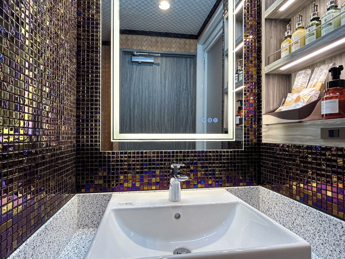 Bathroom 3, hotel balibali uguisudani, Taitō