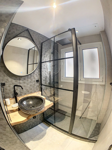 Bathroom 2, Appartement LOFT au coeur de TOULON, Var