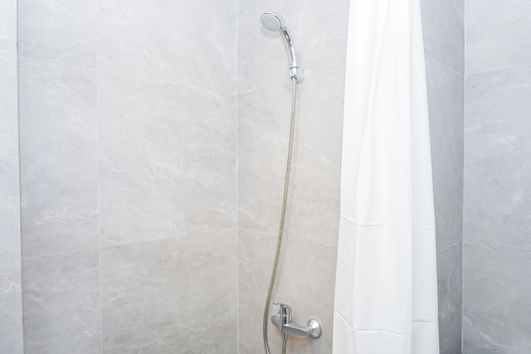 Bathroom 3, Charming Modern Studio At Apartment Mustika Golf Residence, Cikarang