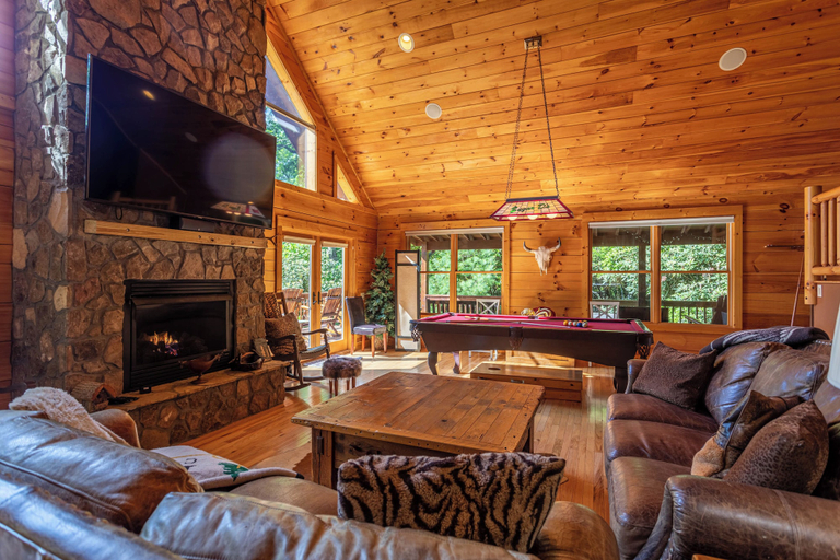 Others 2, Azalea Hill - Mountain Views, Hot Tub, Pool Table, Ping Pong, Watauga