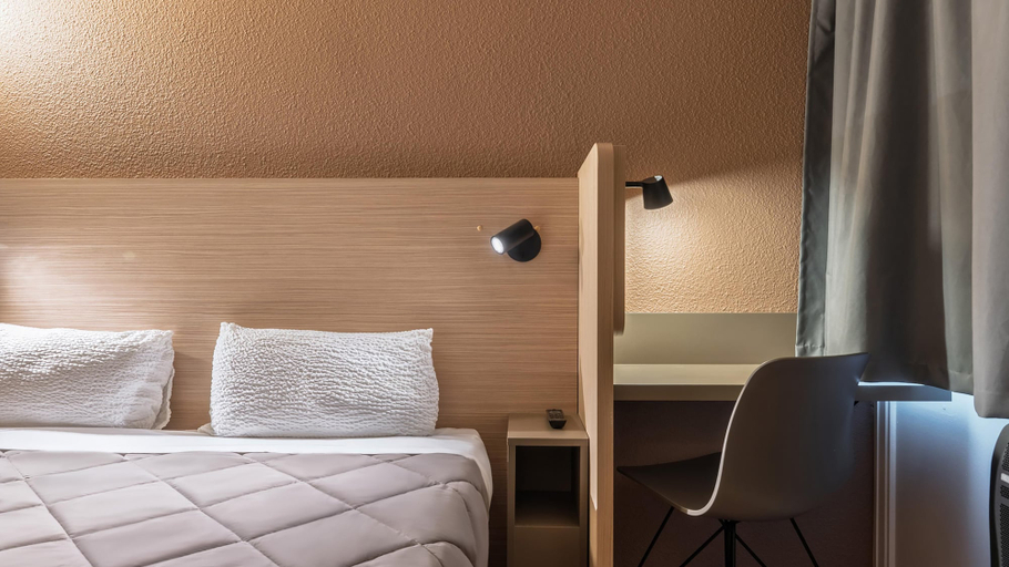 Bedroom 2, Premiere Classe Lille Nord - Roncq, Nord