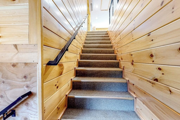 Others 2, Dog-friendly Apartment by Moosehead Lake With Sprawling Deck & Firepit, Somerset