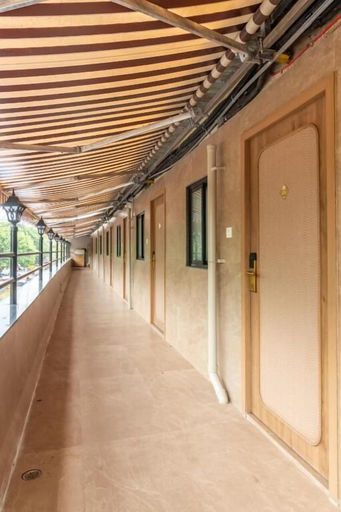 Others 2, Reay Road Residency Hotel, Mumbai City