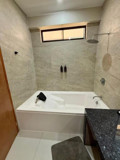 Bathroom 3, Los Andes Restaurant & bungalows, Lima