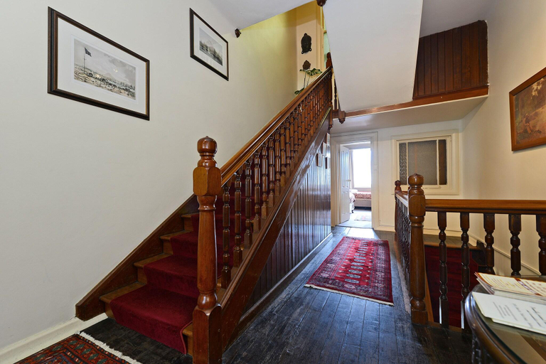 Public Area, Edinburgh Gallery Bed & Breakfast, Hobart