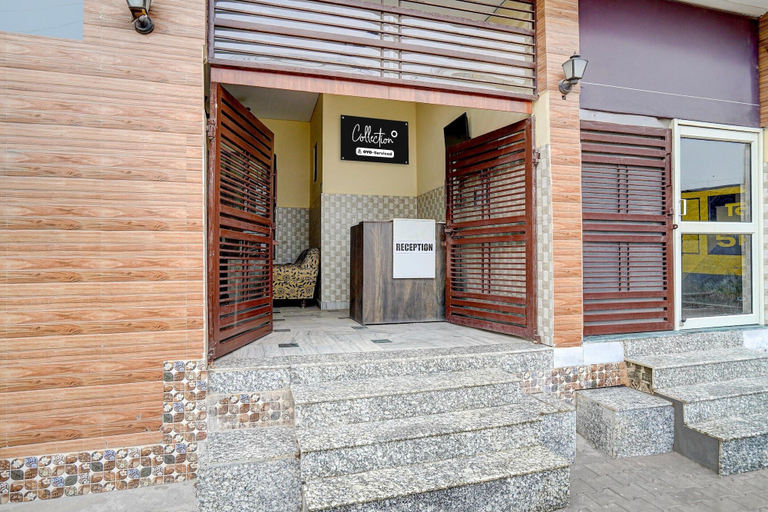 Others 4, Deluxe Chandigarh Outer, Sahibzada Ajit Singh Nagar