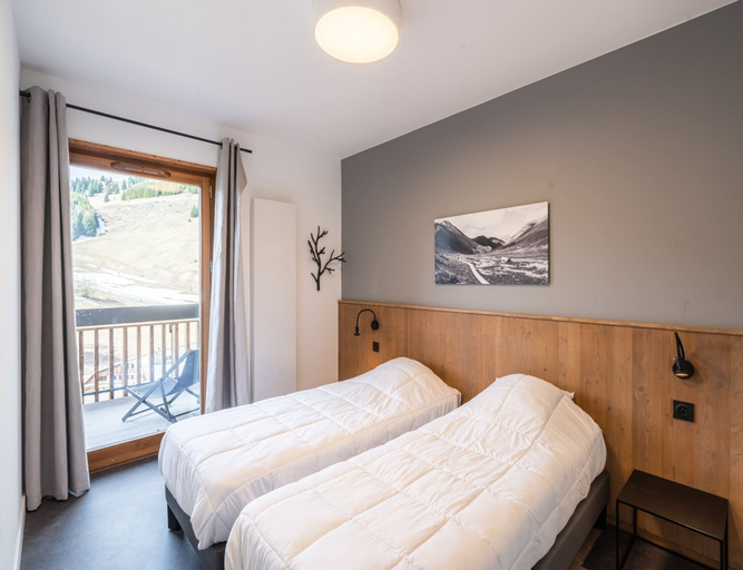Others 2, Apartment With Balcony in Auris-en-oisans, Isère