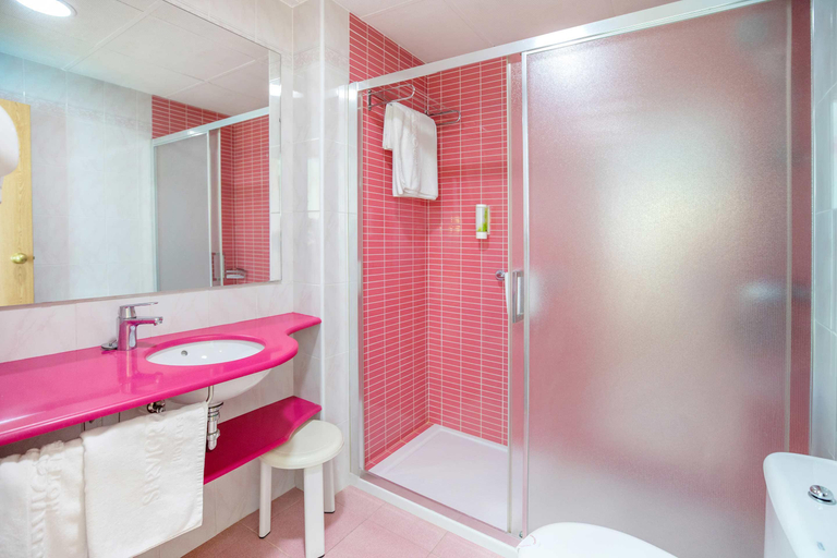 Bathroom 4, Hotel Servigroup Calypso, Alicante