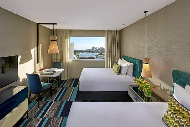Bedroom 3, Crown Promenade Perth, Perth