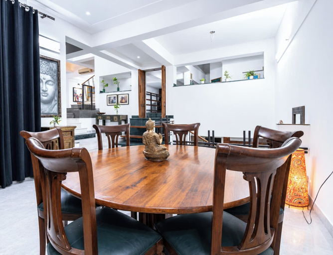 Food & Drinks 5, Opulent Antique 3br Villa in Gurugram, Gurgaon