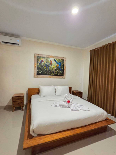 Others 5, Puri Lebah, Buleleng