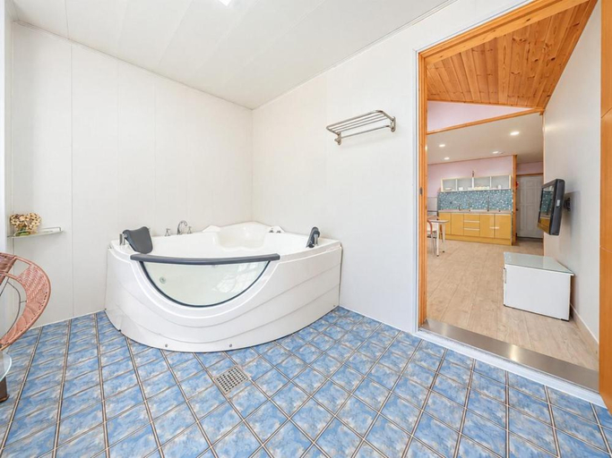 Bathroom 4, Fun and Happy pension, Jeongseon