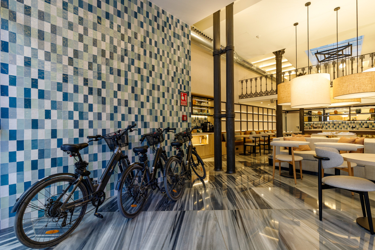 Food & Drinks 5, Petit Palace Plaza de la Reina, Valencia