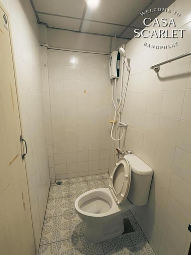 Others 4, Casa Scarlet, Bang Plad