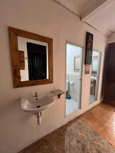 Bathroom 2, ODA Guest House Ubud, Gianyar