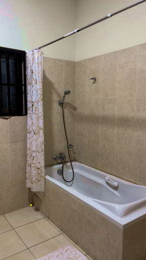 Bathroom 3, Maya Lodge and Catering Services, Tema