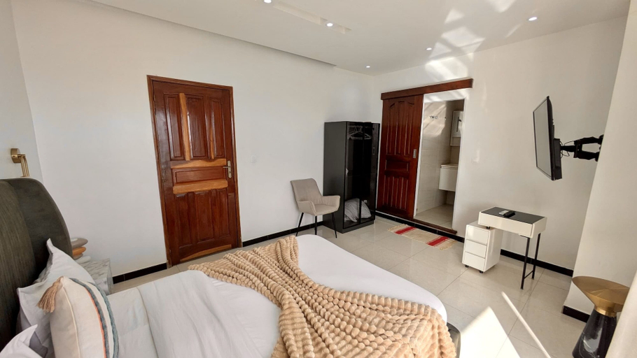 Others 2, Wake Up to the Ocean-2BR APT, Dakar