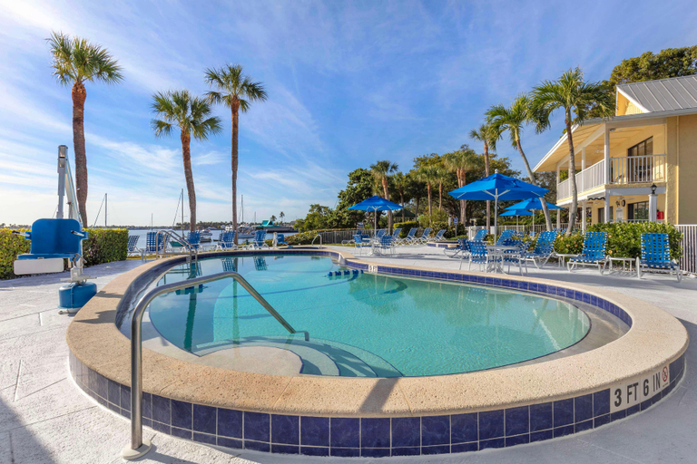 Sport & Beauty 2, Hilton Vacation Club Charter Club Naples Bay, Collier
