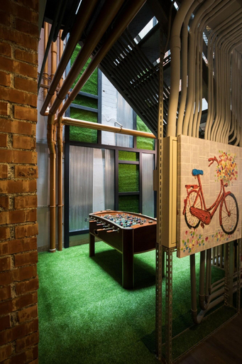 Others, The Brick, Tainan