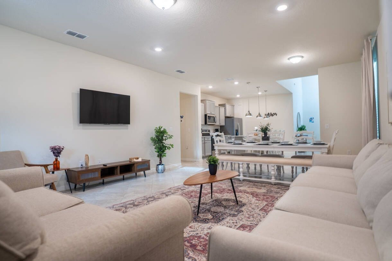 Others 5, 6BR Disney Home w/ Pool at Windsor Cay, Lake