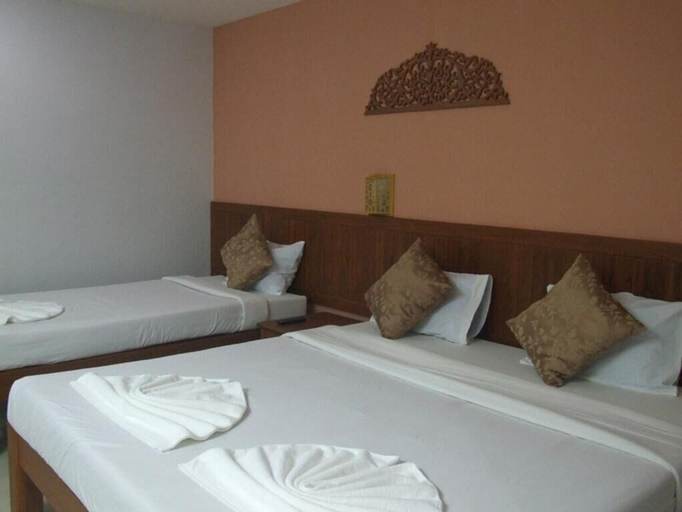 Bedroom 4, Butnamtong Hotel, Muang Lampang