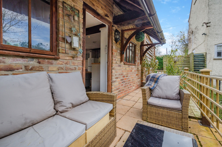 Others 3, Cottage - Sleeps 4 - Parking, Worcestershire