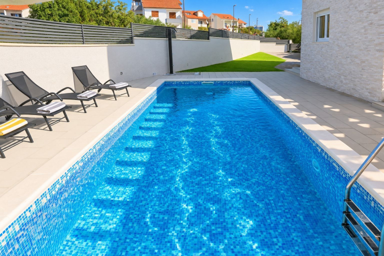 Sport & Beauty 4, House Heated Pool Kreso, Šibenik