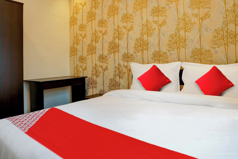 Others 4, Hotel O Golden Leaf, Pune
