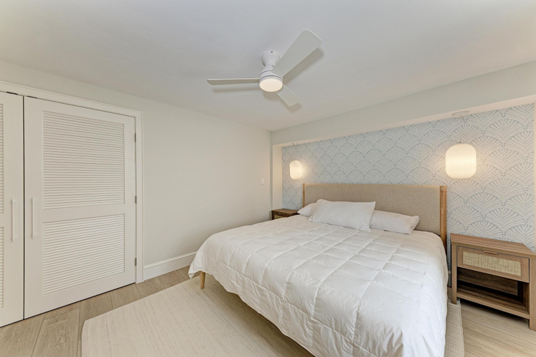 Others 3, A Slice Of Paradise 4 Bedroom Bungalow, Manatee