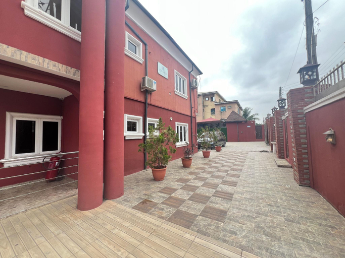 Others 3, Ice Suites, Surulere