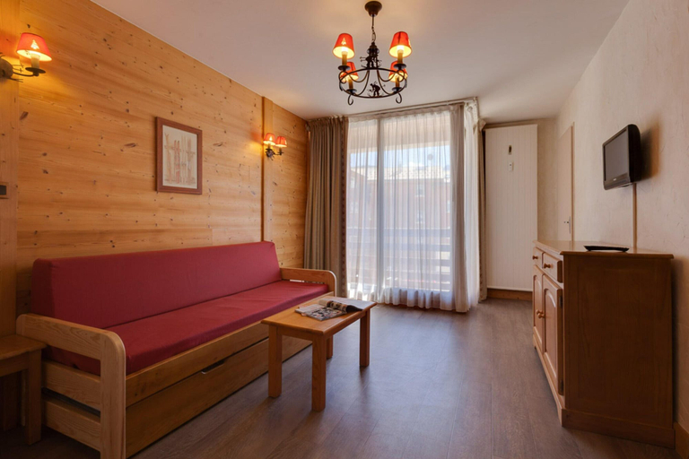 Others 2, Cosy Apartment 150 m From ski Slopes, Isère
