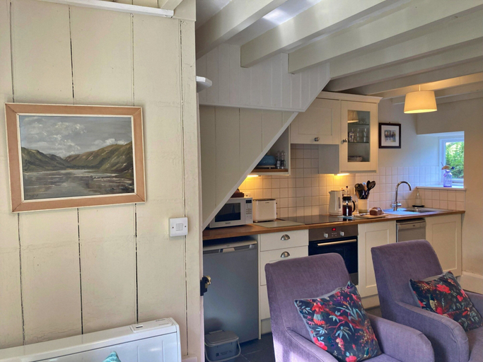 Others 2, Charming Snowdonia Cottage for 4, Conwy