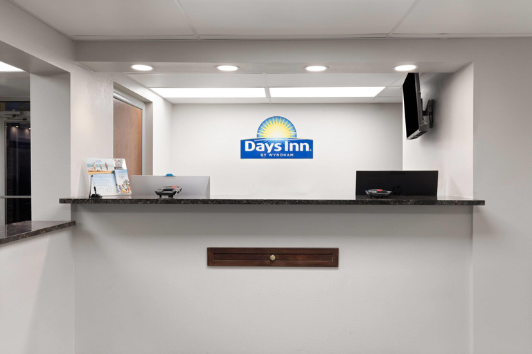 Public Area 2, Days Inn by Wyndham Harrisonburg, Harrisonburg