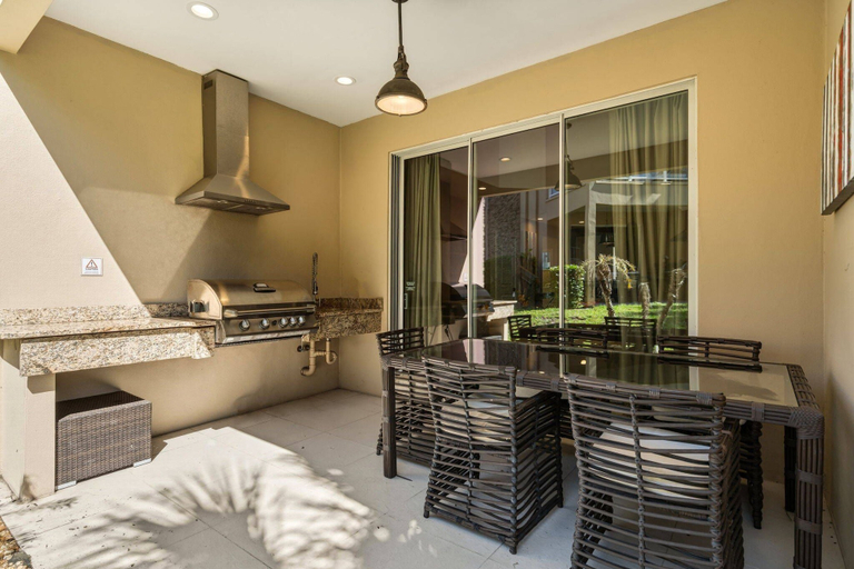 Others 2, 4 Suites Near Disney Balcony & Covered Patio, Osceola