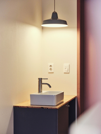 Others 3, Susu House, Jung