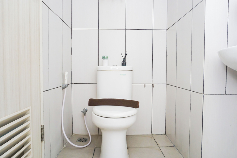 Others 2, Cozy Studio Grand Kamala Lagoon Apartment, Bekasi