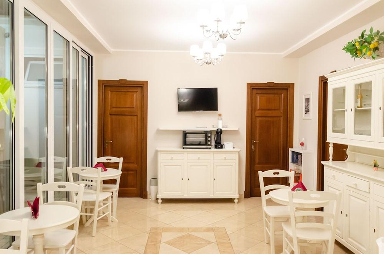 Others 5, Taormina B&B, Messina