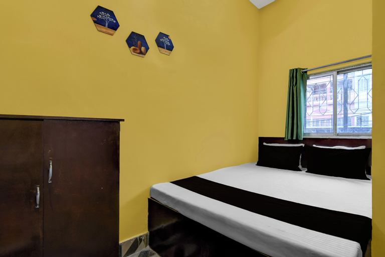 Others 4, Hotel O Madhyamgram Railway Junction, North 24 Parganas