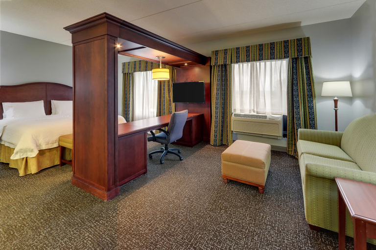 Bedroom 3, Hampton Inn & Suites Indianapolis-Airport, Indianapolis