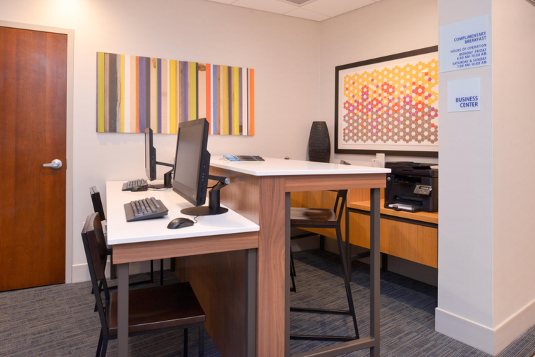 Public Area 3, Holiday Inn Express & Suites INDIANAPOLIS DTN-CONV CTR AREA by IHG, Indianapolis