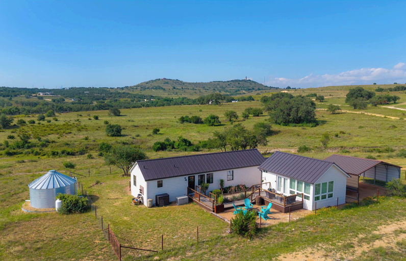 Others 5, Wildblumenweg With House & Casita, Blanco