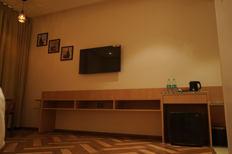 Others 2, Hotel Tavijay, Jhunjhunun