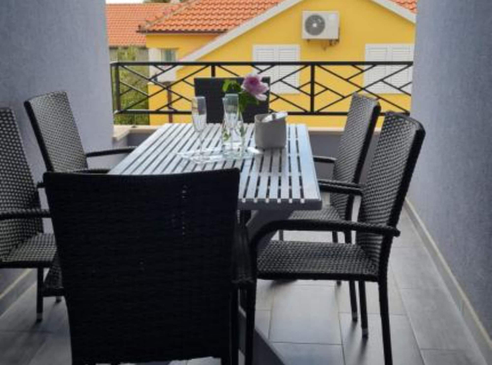 Others 4, Apartments Near the Beach Orebic, Orebić