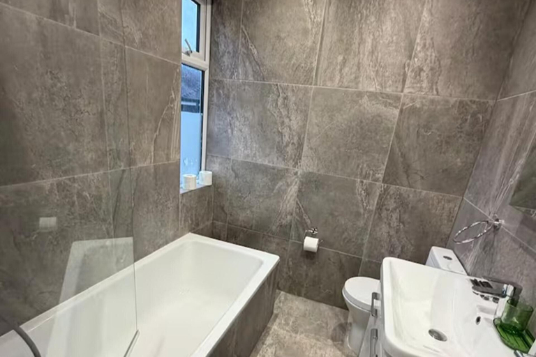 Others 3, 1 Bed - Sleeps 3 - Parking - Pets, London