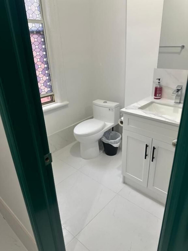 Bathroom 5, 586 Hotel, Toronto